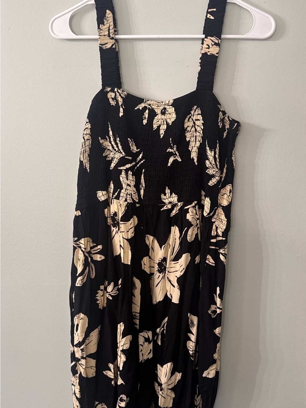NWT DOKOTOO Black Cream Floral Smocked Wide-Leg Romper Size L